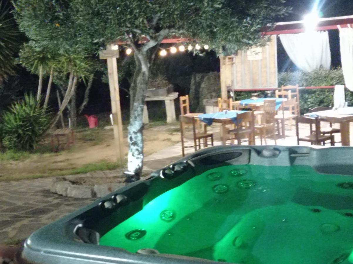 ארזח'ינה Villa Rosa In Surrau מראה חיצוני תמונה