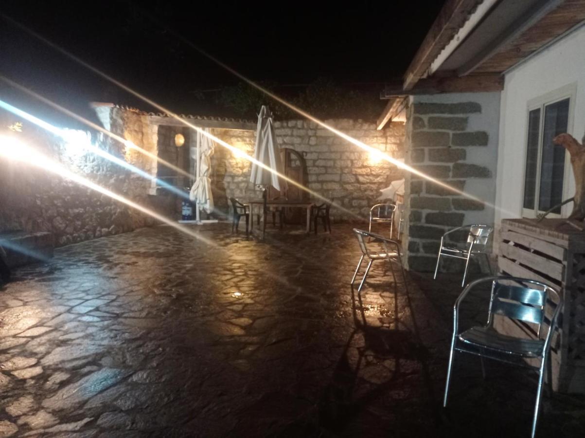 ארזח'ינה Villa Rosa In Surrau מראה חיצוני תמונה