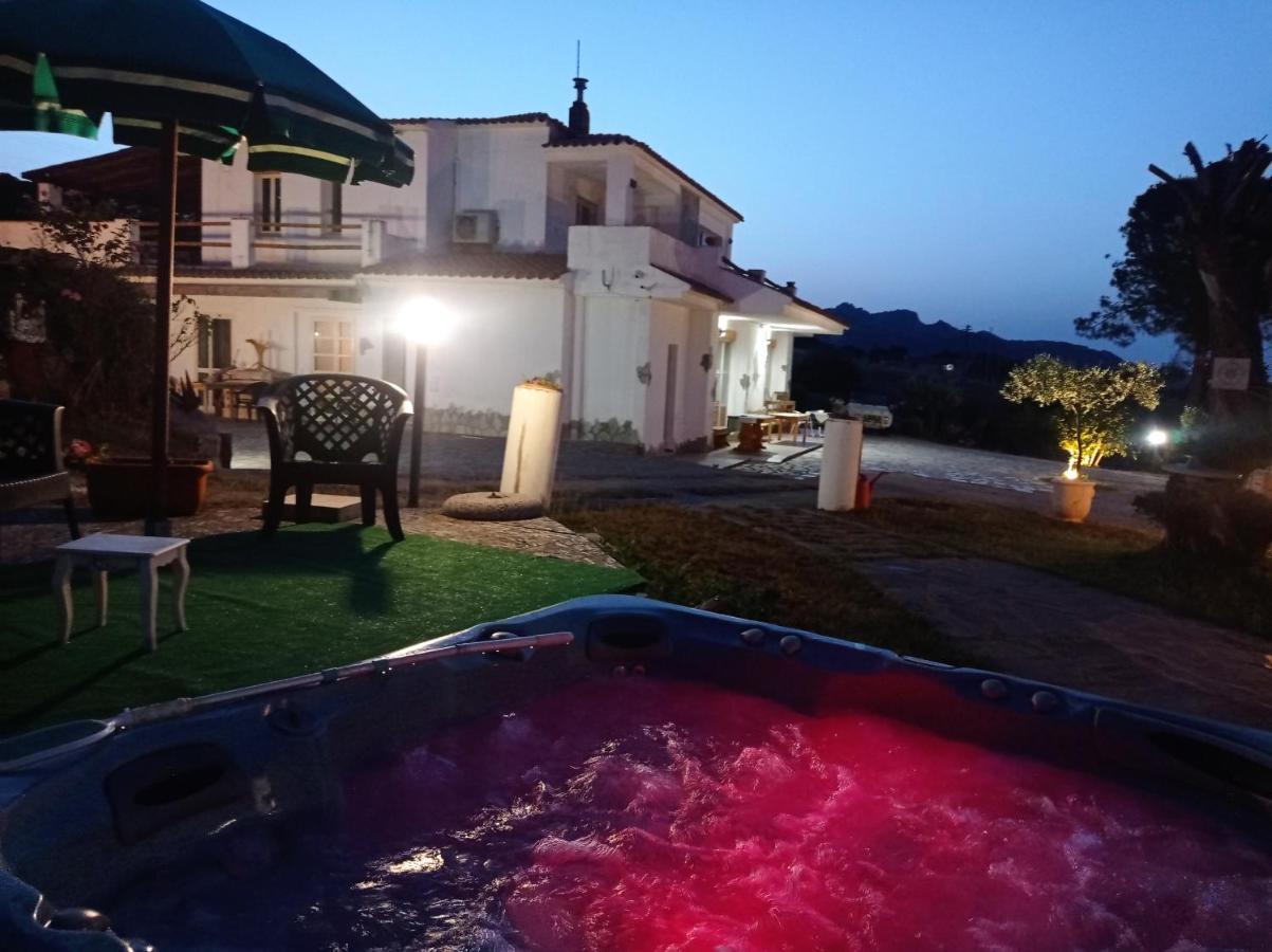 ארזח'ינה Villa Rosa In Surrau מראה חיצוני תמונה