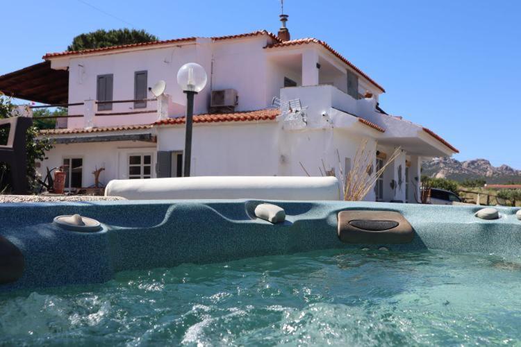 ארזח'ינה Villa Rosa In Surrau מראה חיצוני תמונה