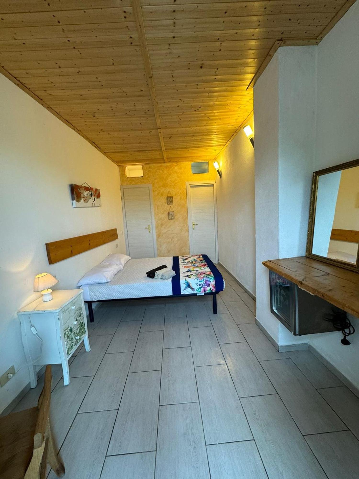 ארזח'ינה Villa Rosa In Surrau מראה חיצוני תמונה